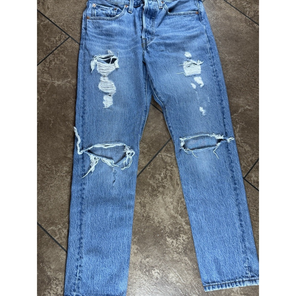Levi's 501 Women's 26x28 Button Fly Skinny Leg Big E Light Washed Distressed - Picture 2 of 13